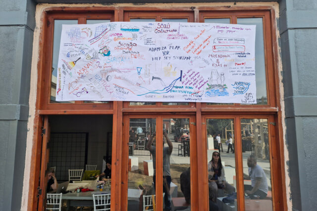 b26184a1-bdb0-4e1c-8b3e-0002a726aa7f-copied-media~2